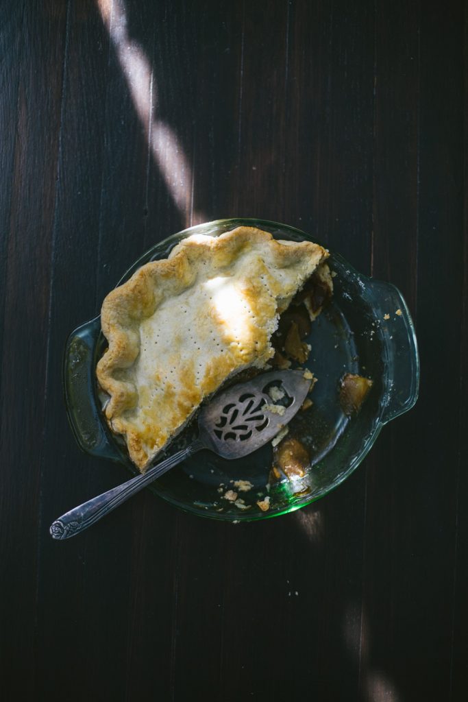 pie crust made with butter and coconut oil